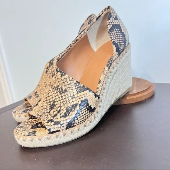 Vince. New Without Box Snake Print Python Skin Espadrilles Wedge Woven Heel 7M